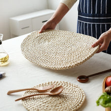 Woven table mat